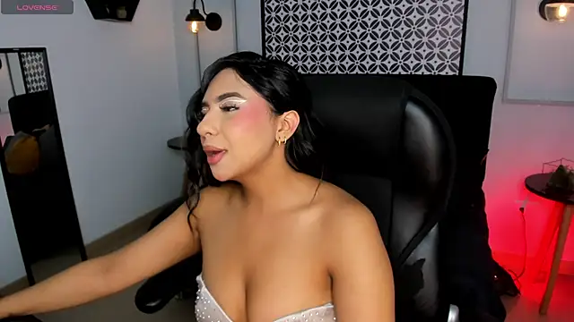 Lola 12  online show from 6, 3, 2026