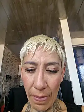 Everlyn sexx online show from 22, 7, 2026