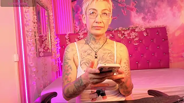 Everlyn sexx online show from 26, 2, 2026