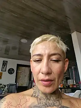 Everlyn sexx online show from 28, 5, 2026