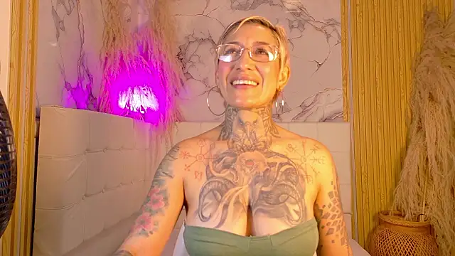 Everlyn sexx online show from 29, 3, 2026