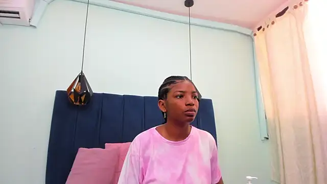 Snapshot of Sexy_ebony_1 chatting on 16, 6, 2026 Sexy ebony 1 online show from 16, 6, 2026