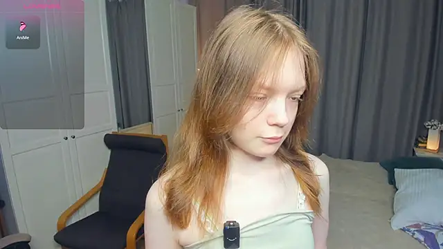 Snapshot of LavenderMitten chatting on 14, 6, 2026 LavenderMitten online show from 14, 6, 2026