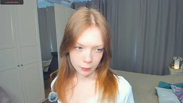Snapshot of LavenderMitten chatting on 11, 6, 2026 LavenderMitten online show from 11, 6, 2026