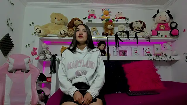 Mayli rose online show from 4, 3, 2026