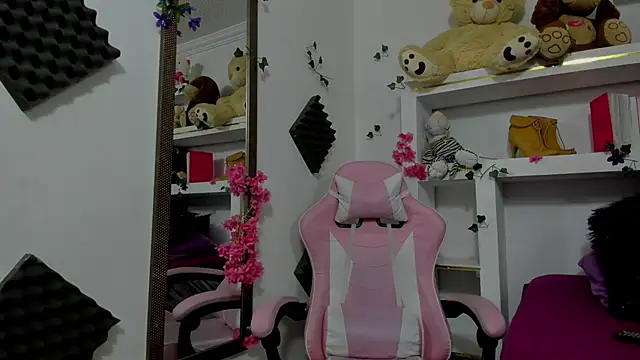 Mayli rose online show from 3, 3, 2026