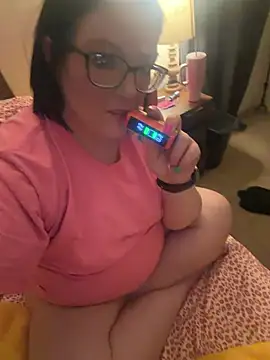 Snapshot of FreaksOffALeash3261 chatting on 16, 5, 2026 FreaksOffALeash3261 online show from 16, 5, 2026