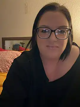 Snapshot of FreaksOffALeash3261 chatting on 22, 5, 2026 FreaksOffALeash3261 online show from 22, 5, 2026