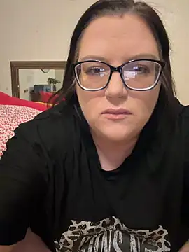 Snapshot of FreaksOffALeash3261 chatting on 26, 5, 2026 FreaksOffALeash3261 online show from 26, 5, 2026