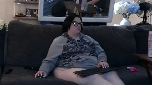 FreaksOffALeash3261 online show from 16, 2, 2026