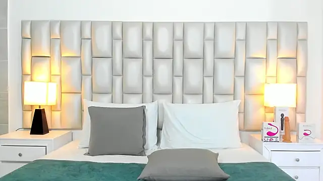 paola katy dicks online show from 14, 3, 2026