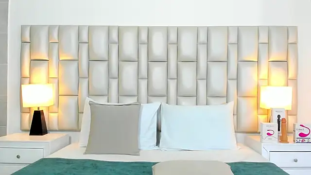 paola katy dicks online show from 10, 1, 2026