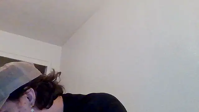 Tallhungandcloudy online show from 22, 2, 2026