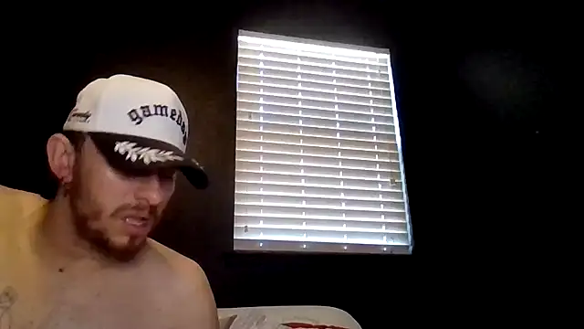 Snapshot of Tallhungandcloudy chatting on 18, 6, 2026 Tallhungandcloudy online show from 18, 6, 2026