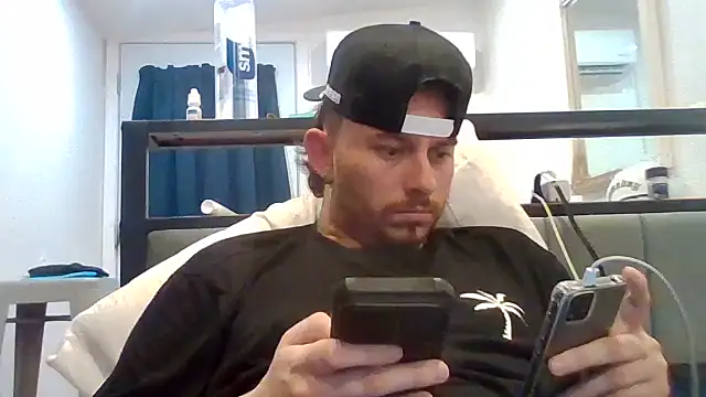 Snapshot of Tallhungandcloudy chatting on 6, 5, 2026 Tallhungandcloudy online show from 6, 5, 2026