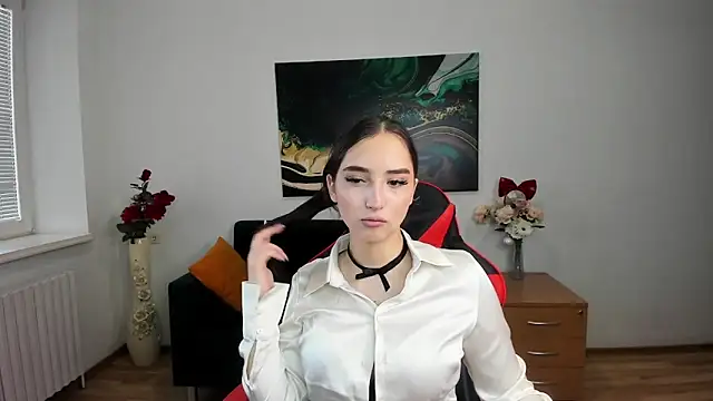 Effy Royse online show from 13, 2, 2026