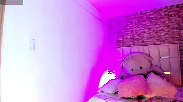 sexy girlts online show from 9, 3, 2026