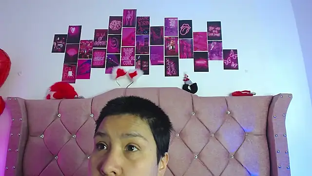 Snapshot of nat_evans8 chatting on 5, 5, 2026 nat evans8 online show from 5, 5, 2026