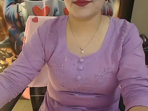Snapshot of _chitranshi chatting on 29, 4, 2026 chitranshi online show from 29, 4, 2026