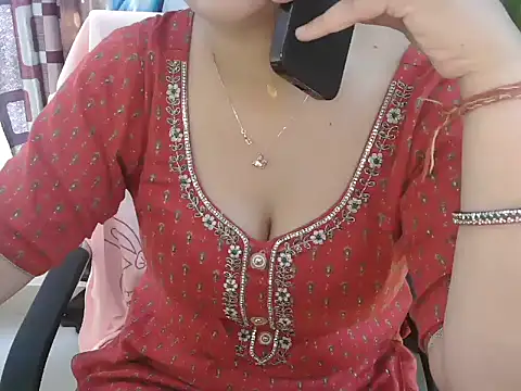 Snapshot of _chitranshi chatting on 5, 5, 2026 chitranshi online show from 5, 5, 2026