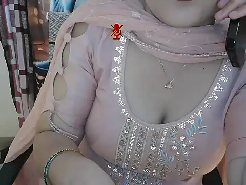 Snapshot of _chitranshi chatting on 7, 5, 2026 chitranshi online show from 7, 5, 2026
