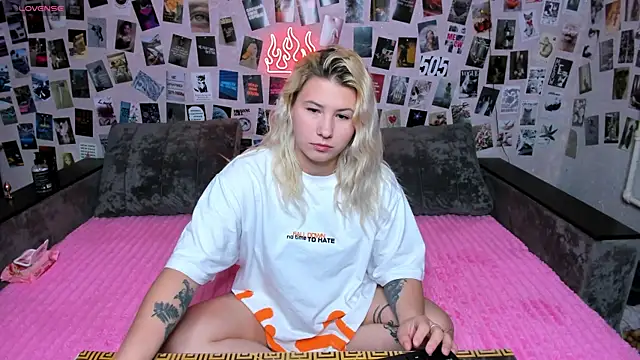 Snapshot of x_Ulya1cutex chatting on 1, 6, 2026 x Ulya1cutex online show from 1, 6, 2026