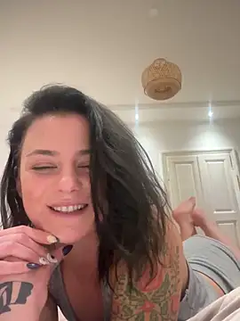 alwayshornyvivi online show from 17, 2, 2026