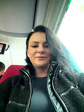 alwayshornyvivi online show from 9, 4, 2026