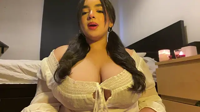 Snapshot of Mayaslow chatting on 11, 5, 2026 Mayaslow online show from 11, 5, 2026