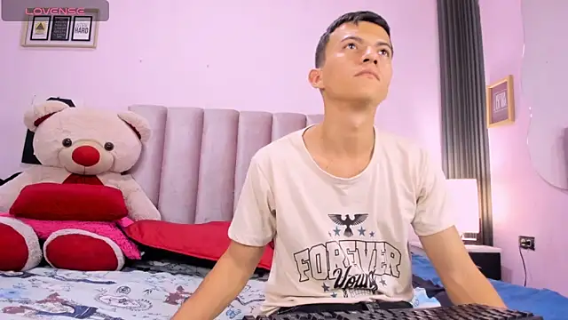 Dylan and Kim online show from 5, 3, 2026