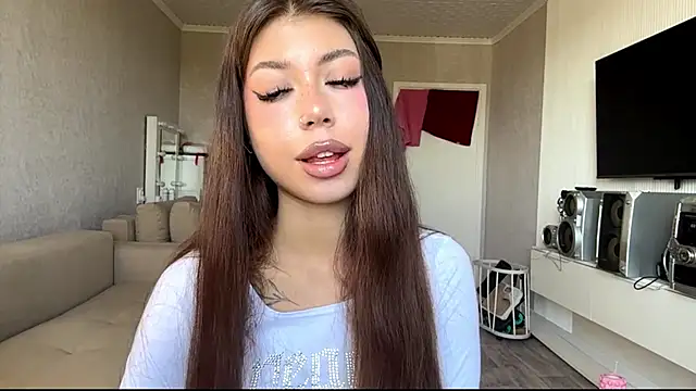 Snapshot of You_Club_Winx chatting on 22, 5, 2026 You Club Winx online show from 22, 5, 2026