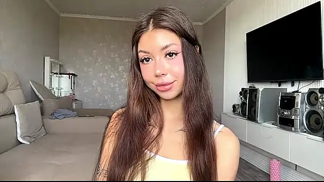 Snapshot of You_Club_Winx chatting on 7, 5, 2026 You Club Winx online show from 7, 5, 2026