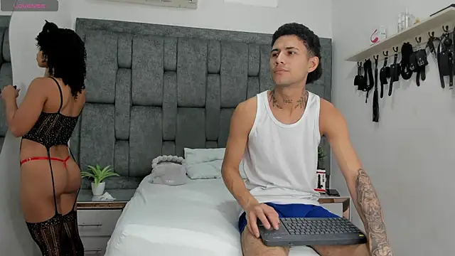 NaughtyVibes OS online show from 16, 4, 2026