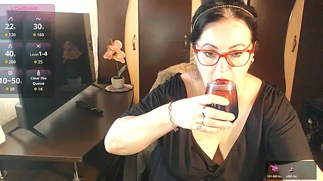 Snapshot of exiMIlf chatting on 13, 6, 2026 exiMIlf online show from 13, 6, 2026