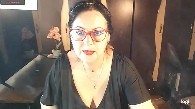 exiMIlf online show from 19, 4, 2026