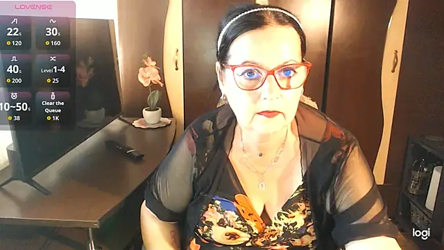 Snapshot of exiMIlf chatting on 6, 7, 2026 exiMIlf online show from 6, 7, 2026