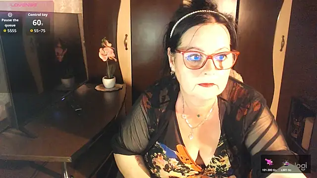 Snapshot of exiMIlf chatting on 30, 6, 2026 exiMIlf online show from 30, 6, 2026