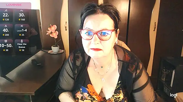 Snapshot of exiMIlf chatting on 30, 5, 2026 exiMIlf online show from 30, 5, 2026