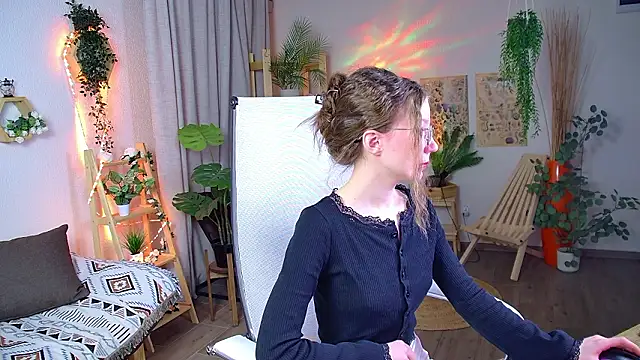 ElliFrankenweenie online show from 11, 3, 2026