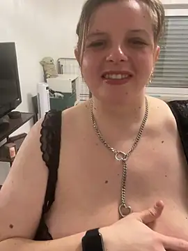 Snapshot of Laura-Loveyou chatting on 5, 4, 2026 Laura-Loveyou online show from 5, 4, 2026