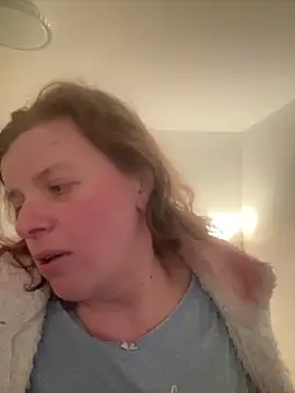 Snapshot of Laura-Loveyou chatting on 1, 4, 2026 Laura-Loveyou online show from 1, 4, 2026