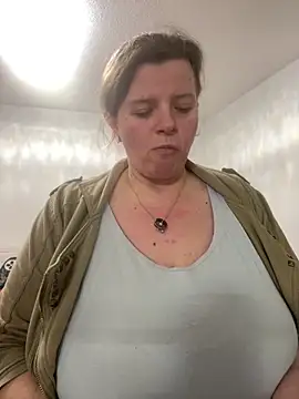 Laura-Loveyou online show from 7, 3, 2026