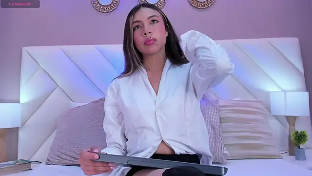 ValeryGomezz online show from 23, 4, 2026