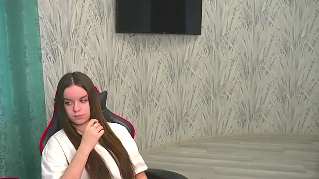 MarenCalarco online show from 12, 2, 2026