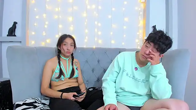 Gaia n Nix online show from 6, 4, 2026