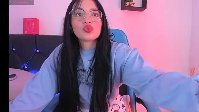  Mia kiss  online show from 8, 4, 2026