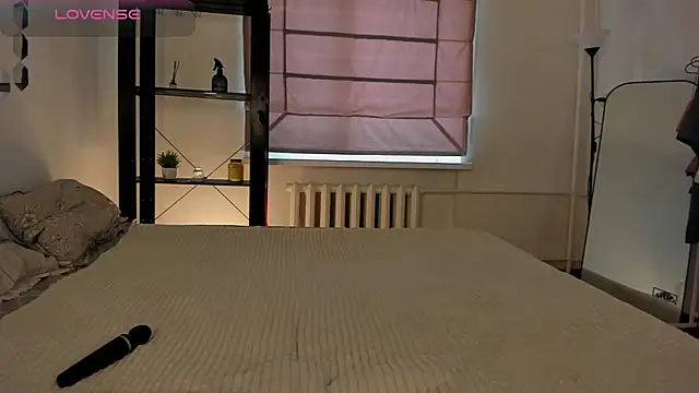 WarmAtEdges online show from 4, 4, 2026