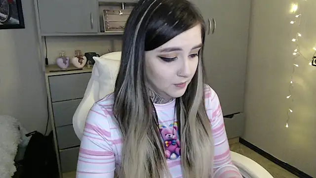 Rin Tozier online show from 10, 4, 2026