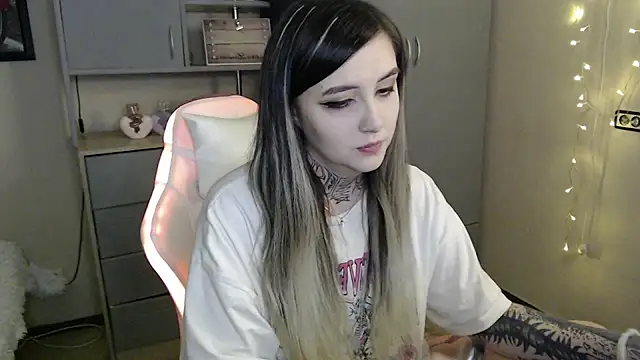 Rin Tozier online show from 24, 3, 2026