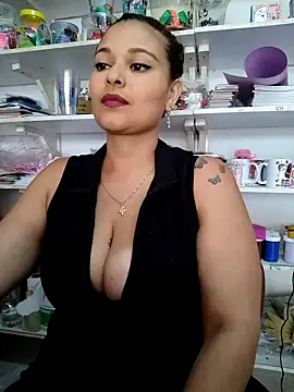 Snapshot of haffsa__ chatting on 8, 5, 2026 haffsa online show from 8, 5, 2026